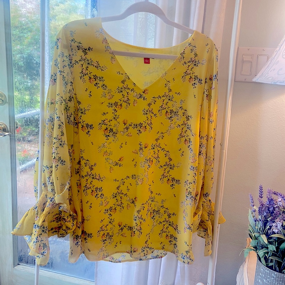 Vince Camuto, lined, elastic bell sleeved floral top